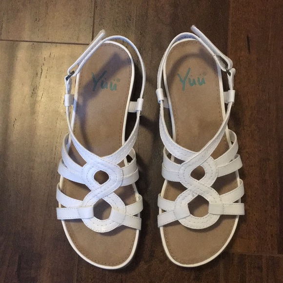 yuu sandals white